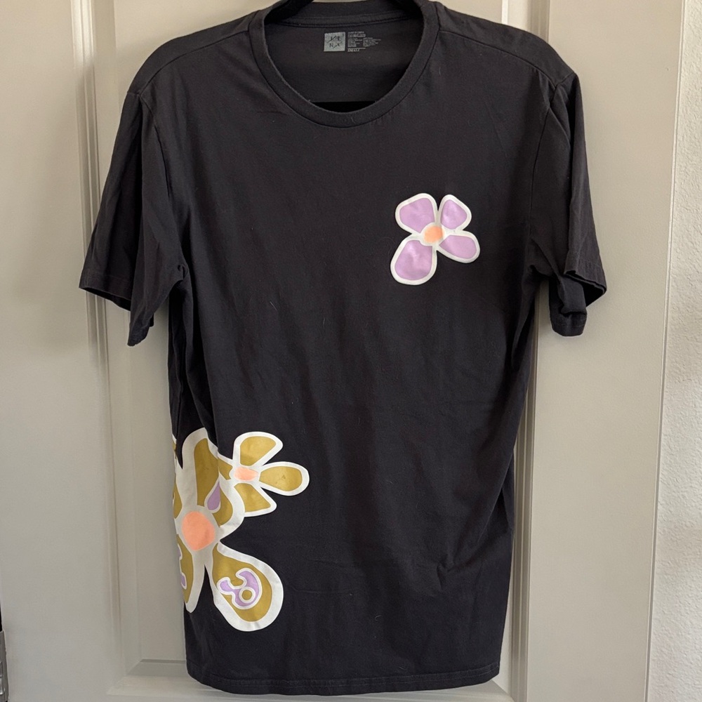 LIRA men’s shirt with flowers